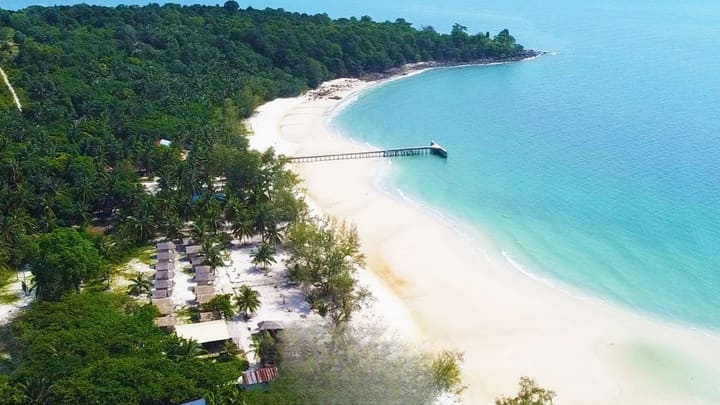 Coconut Beach | 5,300 m² Oceanfront Point
