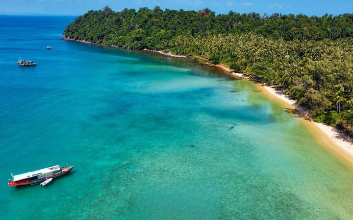 Lonely Beach | 350-Metre Beachfront Estate, Hard Title