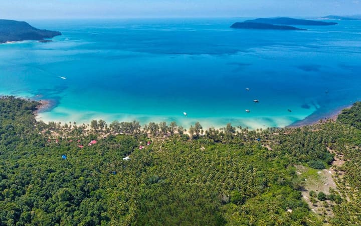 Lonely Beach | 350-Metre Beachfront Estate, Hard Title