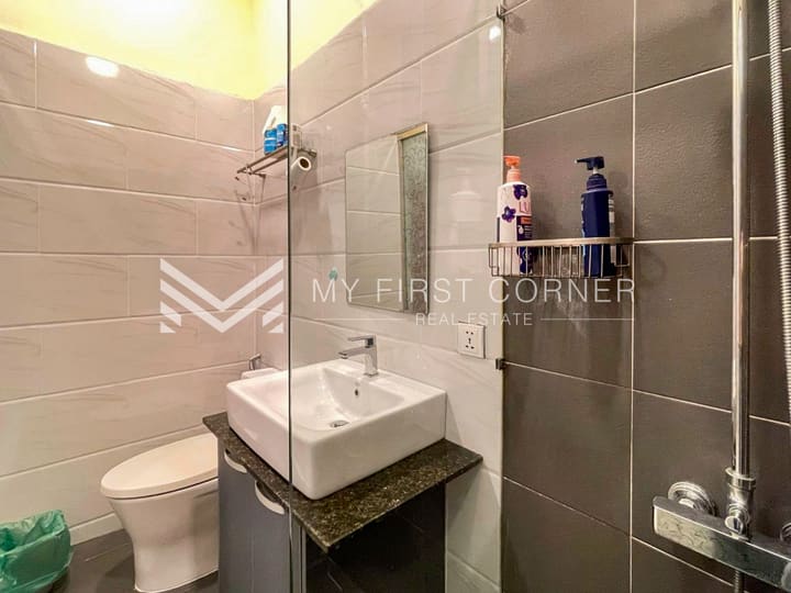 1-bedroom renovated apartment for rent in Daun Penh Area Near Exchange Square