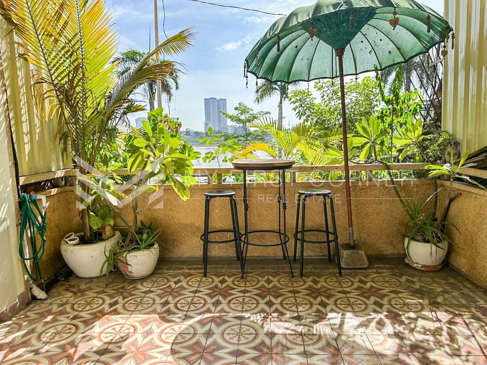 Renovated 1BR Apartment | Daun Penh Riverside