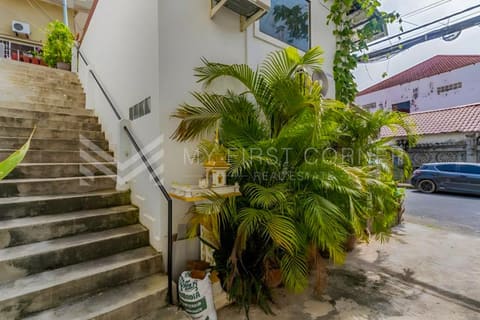 1-Bedroom Renovated Apt- Duan Penh For Rent