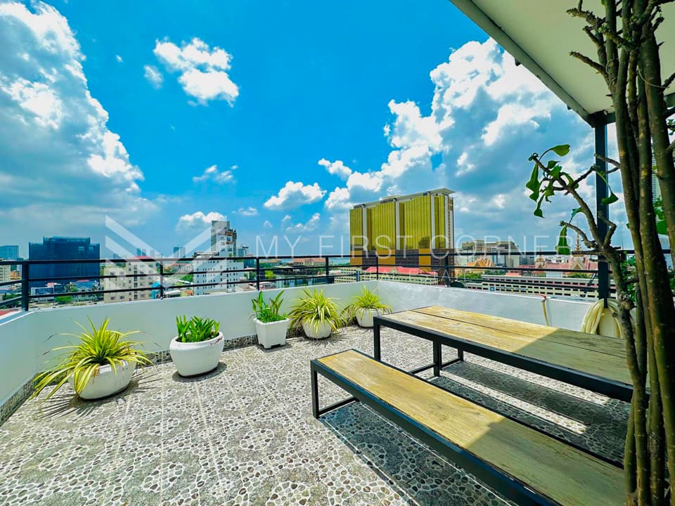 Studio In BKK1 For Rent