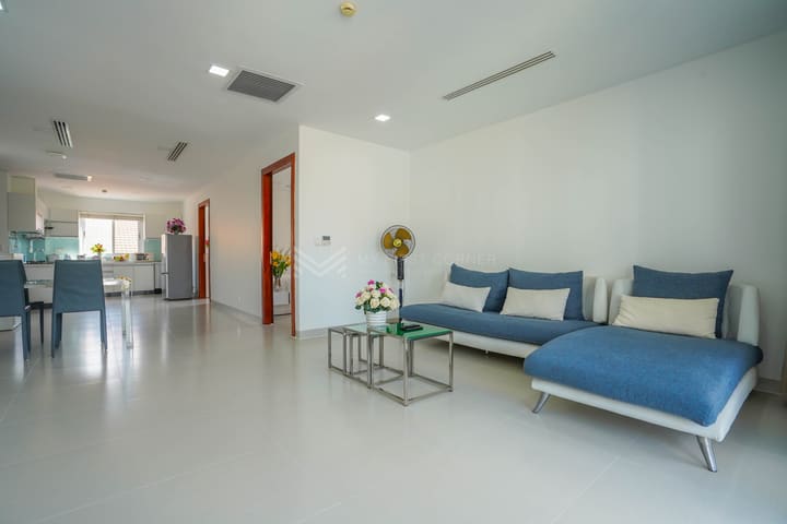 Modern one-bedroom apartment with balcony-BKK1 For Rent