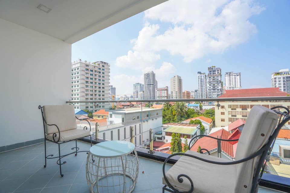 Modern one-bedroom apartment with balcony-BKK1 For Rent