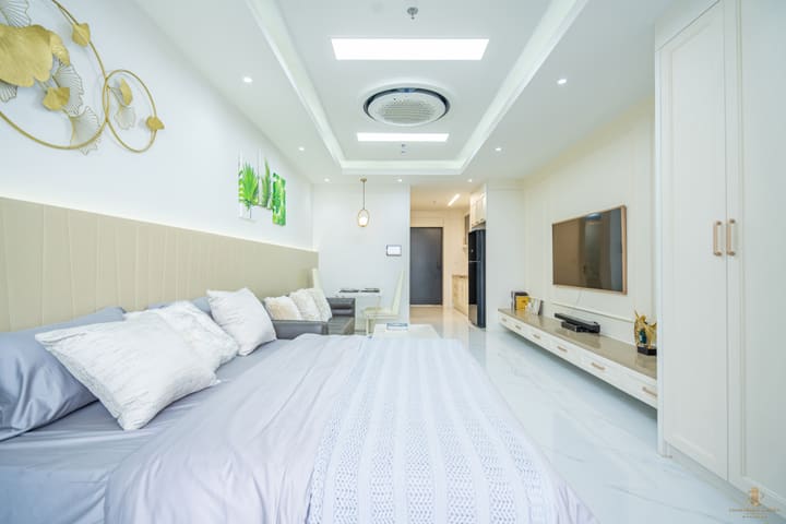 Riverfront Condo for Sale in Diamond Bay