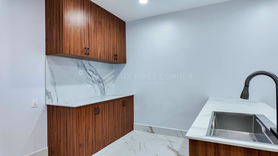 Commercial Building house For rent at BKK1