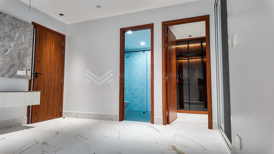 Commercial Building house For rent at BKK1