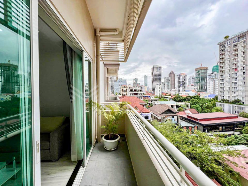 2-bedroom apartment for rent in BKK1