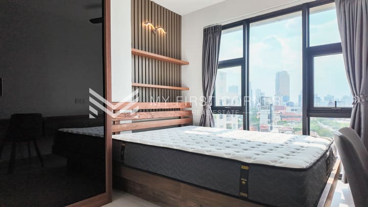 Premier 2-bedroom service apartment For Rent in Tonle Bassac Near Independent Monument