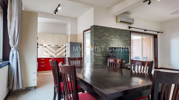 2- Bedroom service apartment in Tonle Bassac For Rent