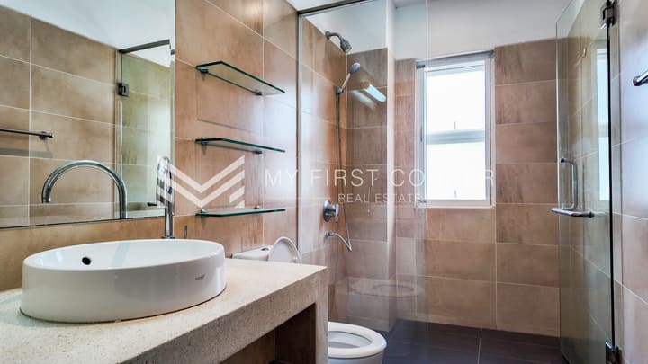 2- Bedroom service apartment in Tonle Bassac For Rent