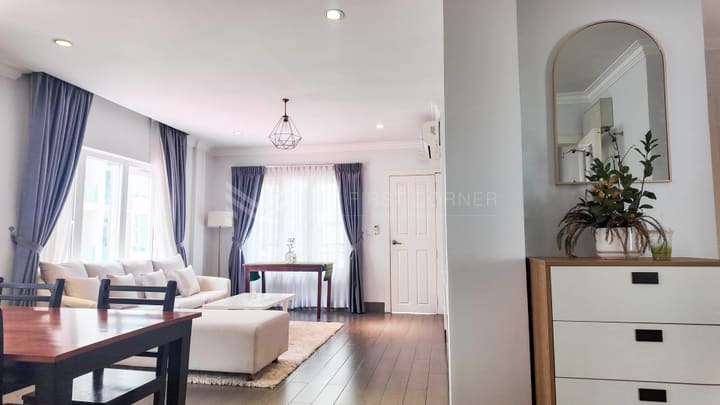 Cozy 2-bedroom apartment for rent in bkk1