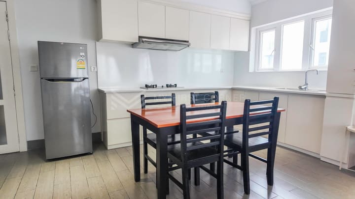 Cozy 2-bedroom apartment for rent in bkk1