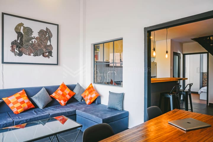 Beautiful 2 bedroom renovated apartment For rent in Daun Penh ChaktoMuk