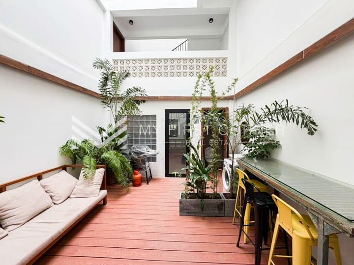 Entrance For Duplex 2-Bedroom For Rent -Near Riverside