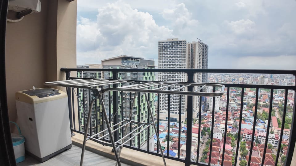 Phnom Penh 2BR Apartment for Rent – Great Location in Tonle Bassac