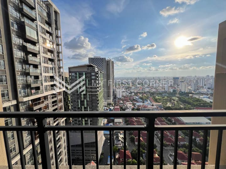 Spacious 2-Bedroom Unit in Tonle Bassac – From Just $800/Month