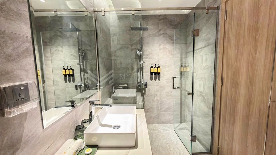 2-Bedroom Service apartment for rent in bkk1