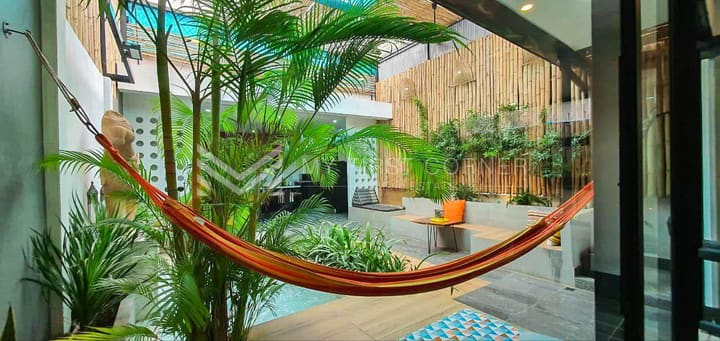 Pet Friendly 2-bedroom inBKK1 For Rent