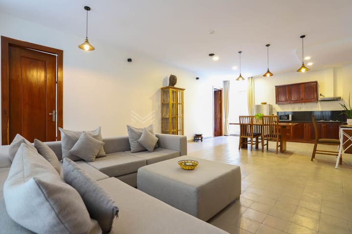 Spacious 2-Bedroom Apartment for Rent – BKK1