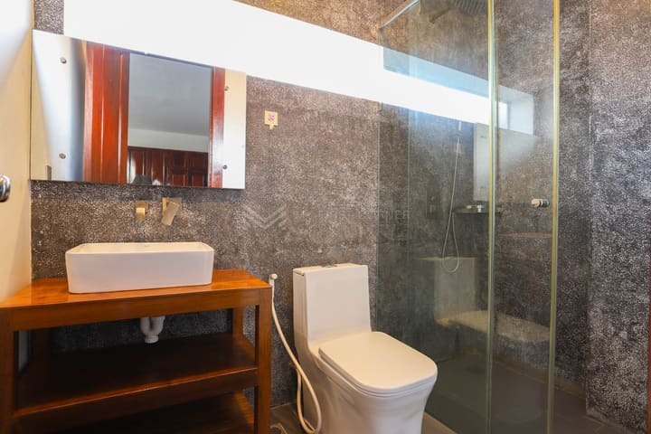 Spacious 2-Bedroom Apartment for Rent – BKK1