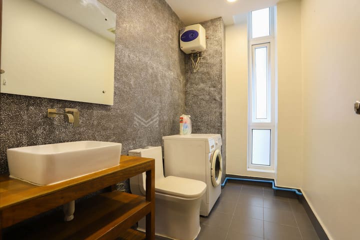 Spacious 2-Bedroom Apartment for Rent – BKK1