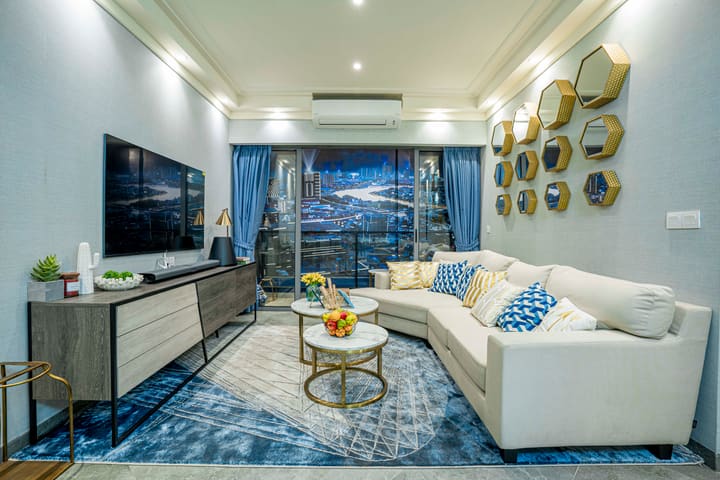 Luxurious 2-Bedroom Duplex at Urban Village