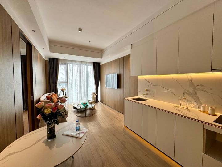 Your Dream 2-Bedroom Condo with Skyline & River Views – Vue Aston