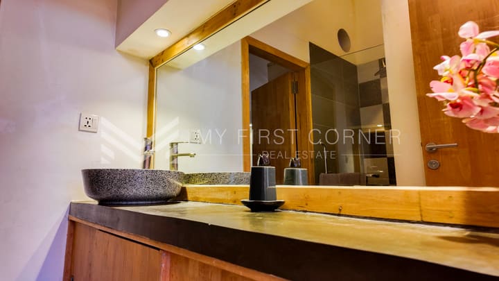 Renovated Duplex 2-bedroom For Sale in 7 Makara