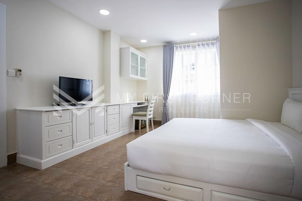 2 Bedroom Serviced Apartment For Rent l BKK1