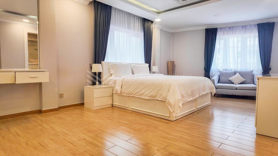 3-Bedroom apartment for rent in BKK1 With good location in central City