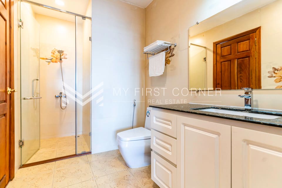3-Bedroom Service Apartment in BKK1 For Rent