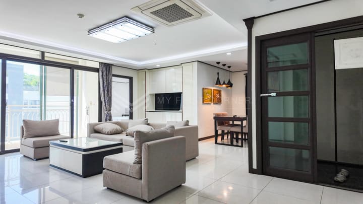 3-Bedroom Apartment at De Castle Royal Bkk 1