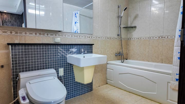 3-Bedroom Apartment at De Castle Royal Bkk 1