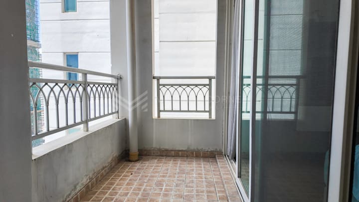 3-Bedroom Apartment at De Castle Royal Bkk 1