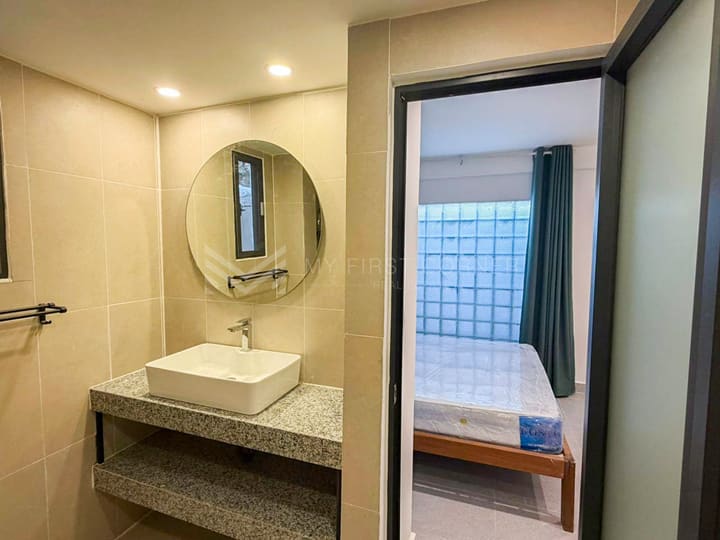 Renovated 3-Bedroom For Rent -Near Riverside