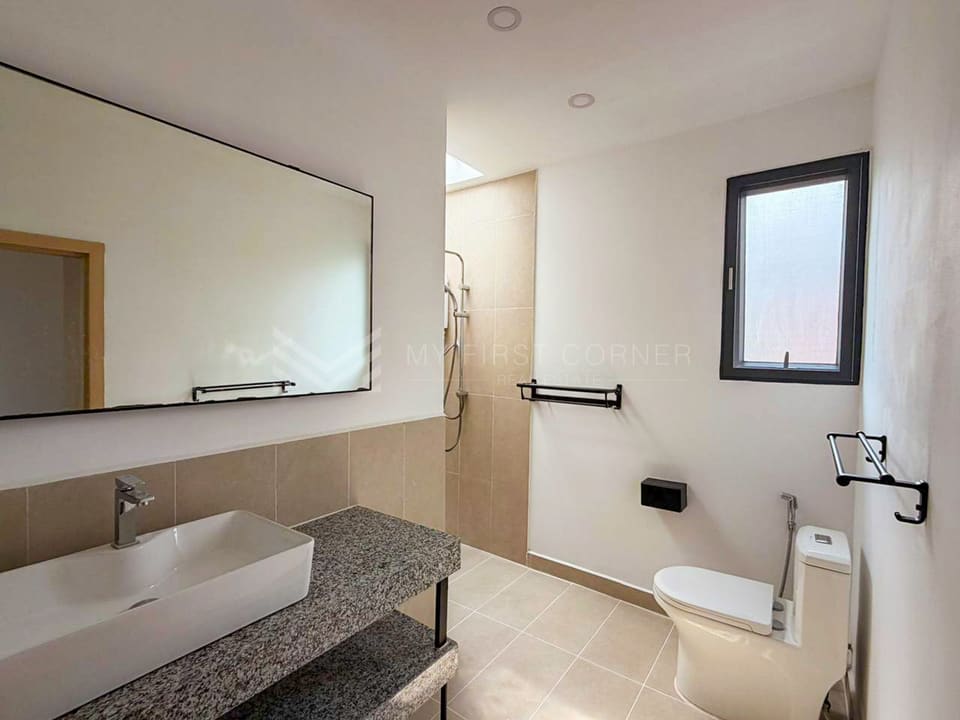 Renovated 3-Bedroom For Rent -Near Riverside