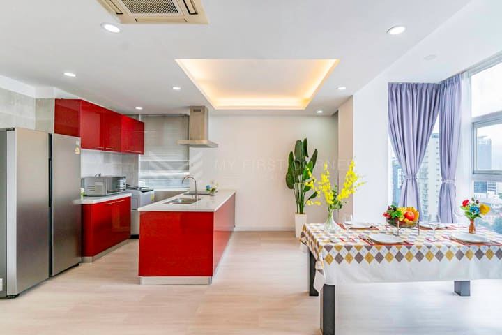 Luxury 3-bedroom service Apartment for rent in BKK1 good location