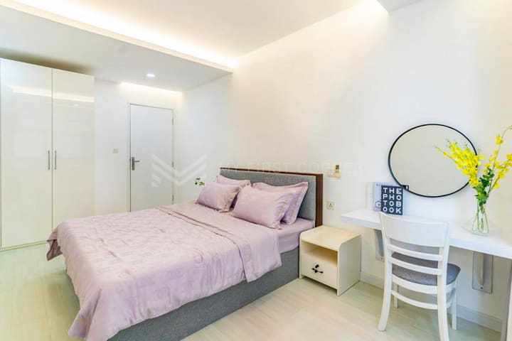 Luxury 3-bedroom service Apartment for rent in BKK1 good location