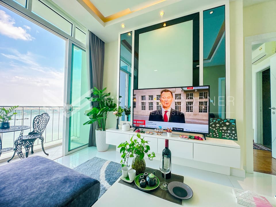 3-Bedroom Condo For Rent at Chroy Chongvar