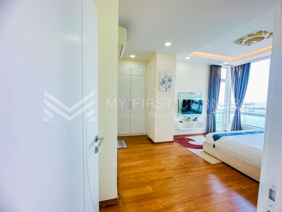 3-Bedroom Condo For Rent at Chroy Chongvar
