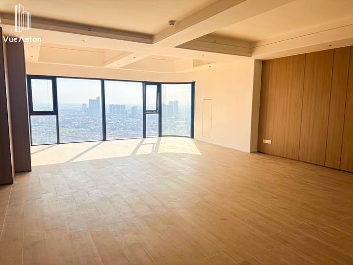 Luxury 3-Bedroom Home in Phnom Penh’s Premier Waterfront Residence