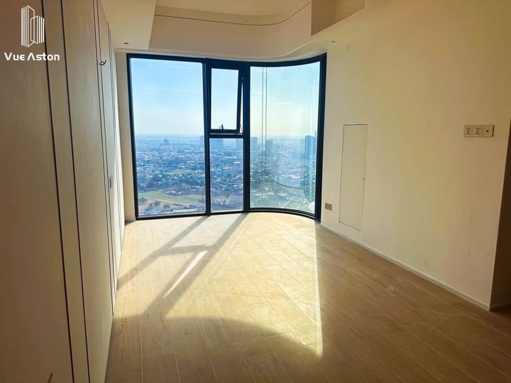 Luxury 3-Bedroom Home in Phnom Penh’s Premier Waterfront Residence