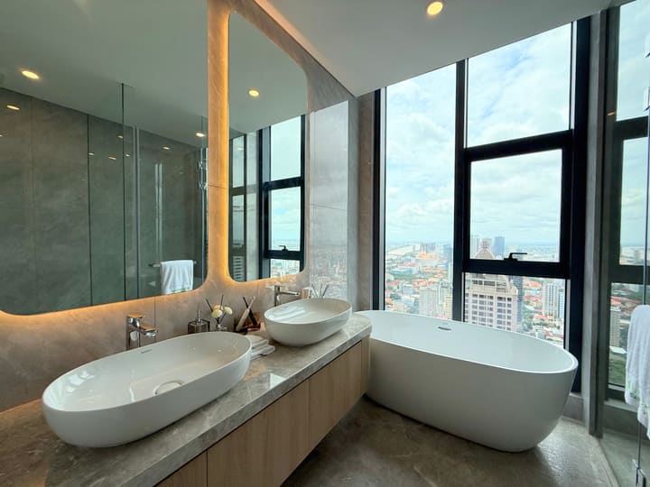UC88 Wyndham Garden BKK1 | 3 Bedroom For Sale
