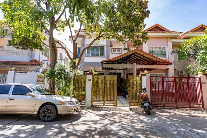 4Bedroom Twin Villa for rent in Tonle Bassac Garden City