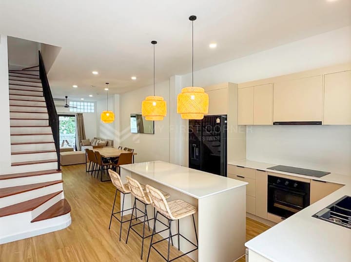 For rent entrance duplex 4 bedroom apartment