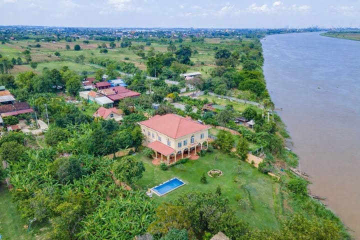 Modern 4BR Villa in Kien Svay For Sale