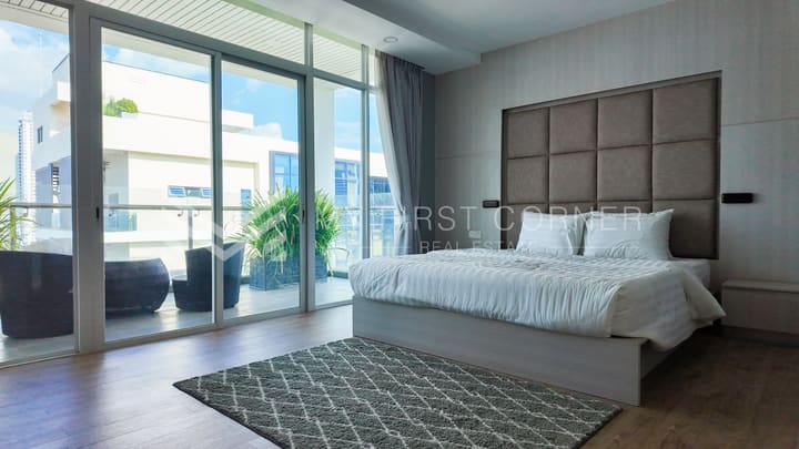 5 Bedroom Penthouse in BKK1 For Rent