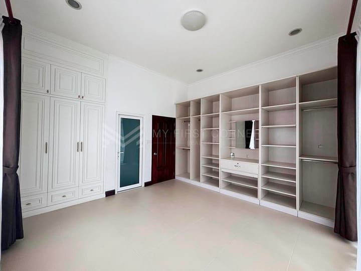 Villa for rent in Toul Tompong Area